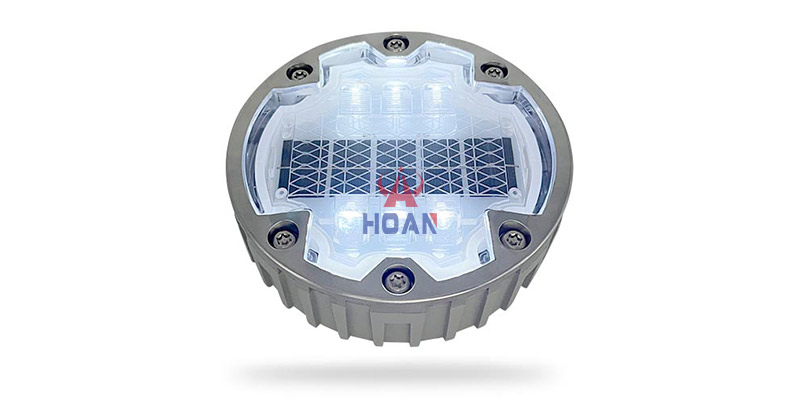 IL300solarroadstuds