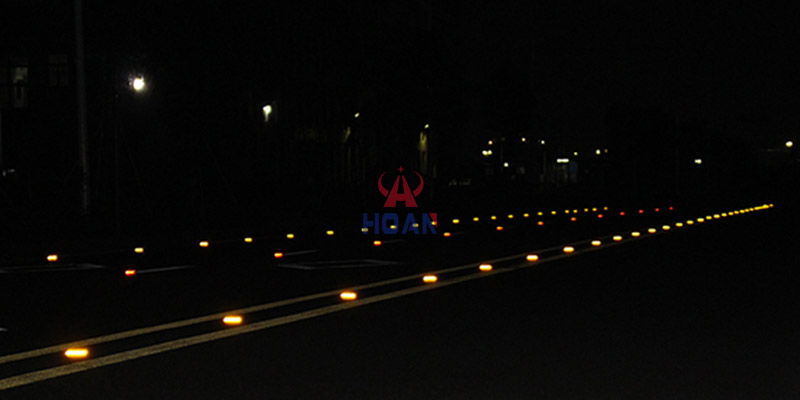 plasticroadstuds
