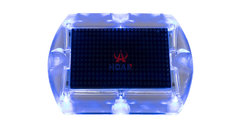 plasticsolarroadstuds