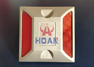 Reflective road studs Improve Road Visibility
