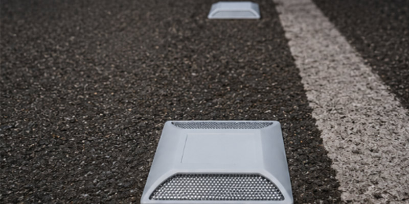roadstud