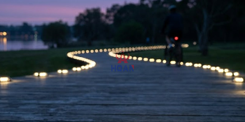 solarroadstud
