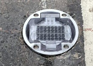 Choosing the Right Solar Road Studs for Your Pathways 
