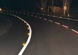 How do solar road studs work